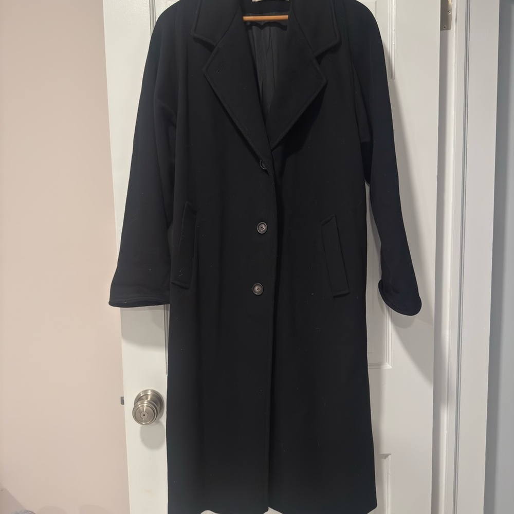 Classic Black Women's 100% Wool Heavyweight Coat - size 6